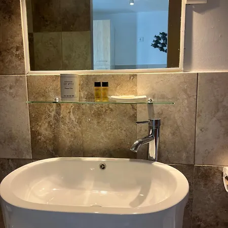 Gabriel Apartment